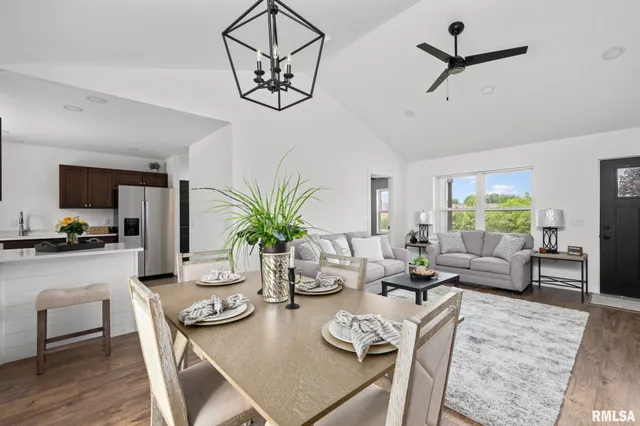 $2,500 | 813 Williams Way, Carbon Cliff, IL 61239