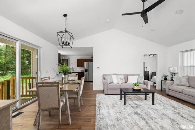 $2,500 | 813 Williams Way, Carbon Cliff, IL 61239