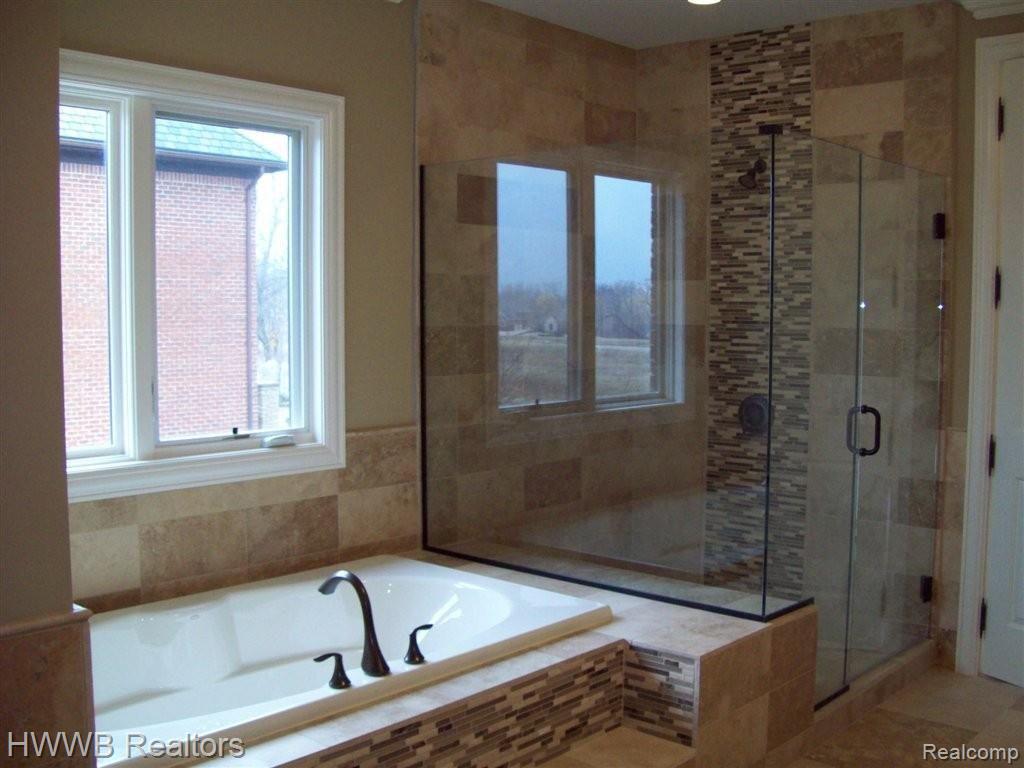 3726 Thatcher Drive Rochester, MI 48309 - Photo 16 of 23 Master Suite Bath