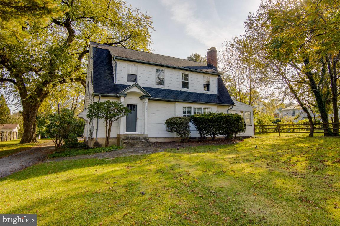 6343 Frederick Road Catonsville, MD 21228 - Photo 2 of 41 New roof & freshly painted exterior