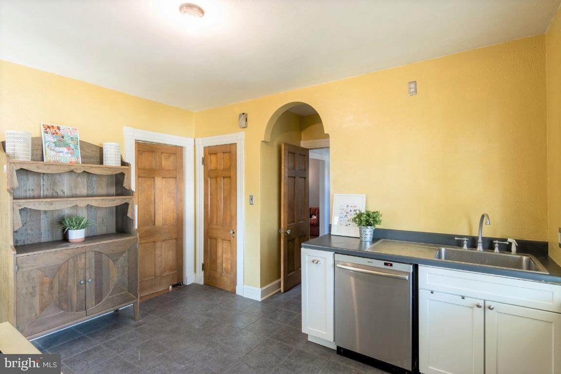 6343 Frederick Road Catonsville, MD 21228 - Photo 14 of 41 Stainless applicances