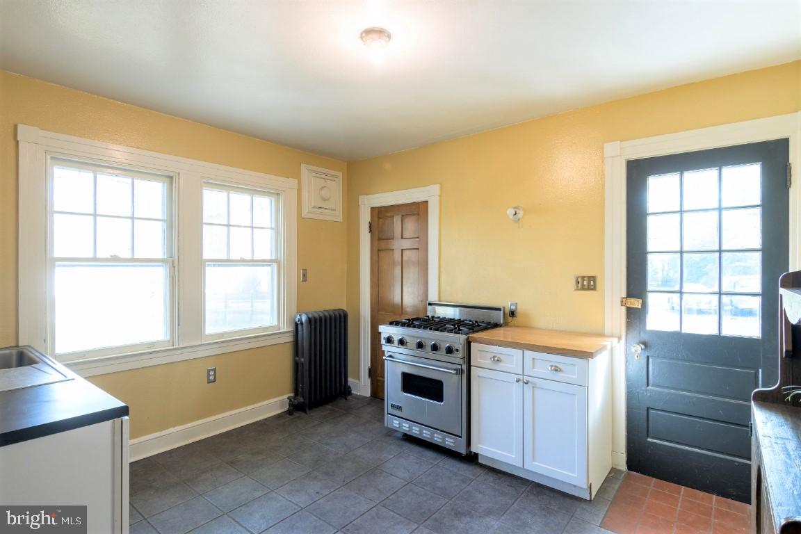 6343 Frederick Road Catonsville, MD 21228 - Photo 15 of 41 Kitchen with door to patio
