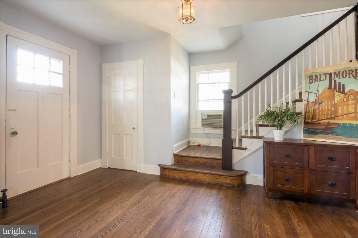 6343 Frederick Road Catonsville, MD 21228 - Photo 4 of 41 Convenient powder room