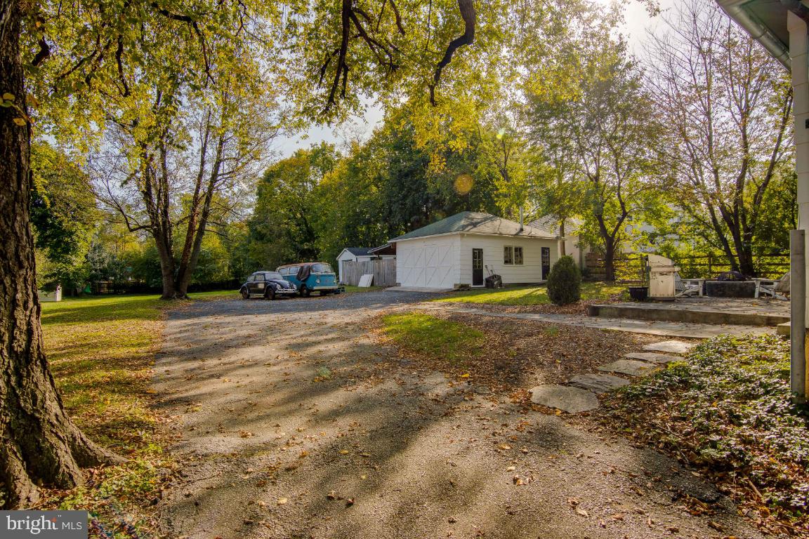 6343 Frederick Road Catonsville, MD 21228 - Photo 31 of 41 Tons of parking!