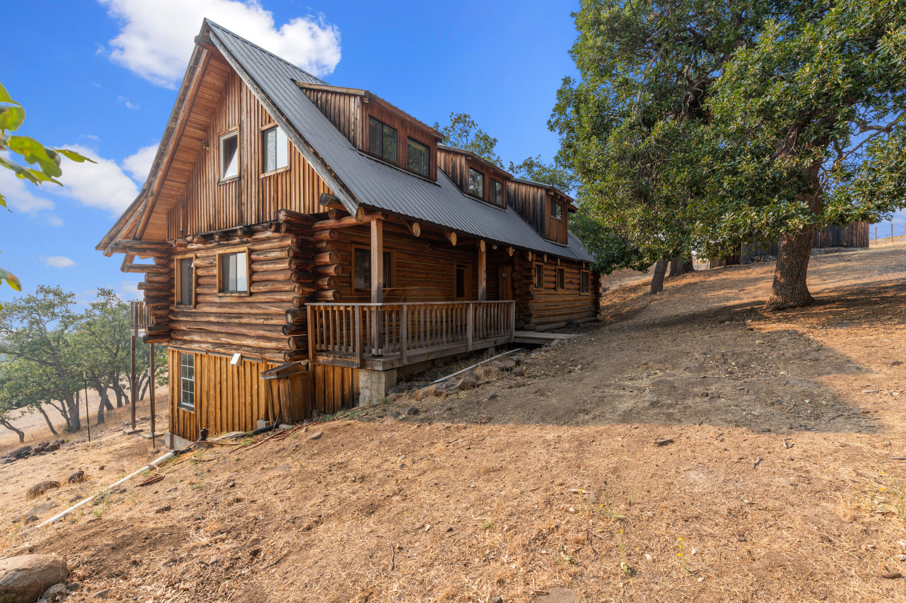 1881 Cove Road Ashland, OR 97520 - Photo 26 of 40 _AP_3363