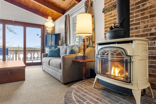 $699,000 | 726 Pequawket Drive, Conway, NH 03818