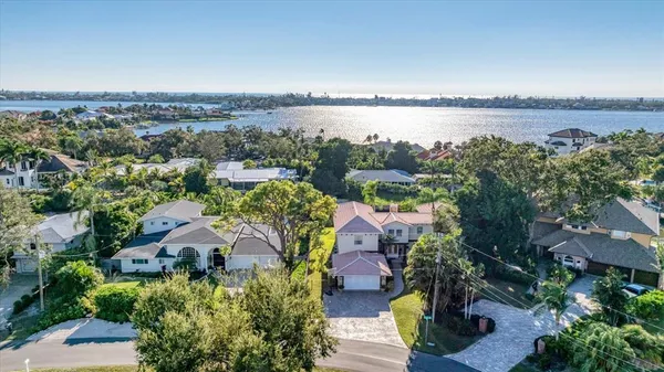 $2,395,000 | 7300 Cove Terrace, Sarasota, FL 34231
