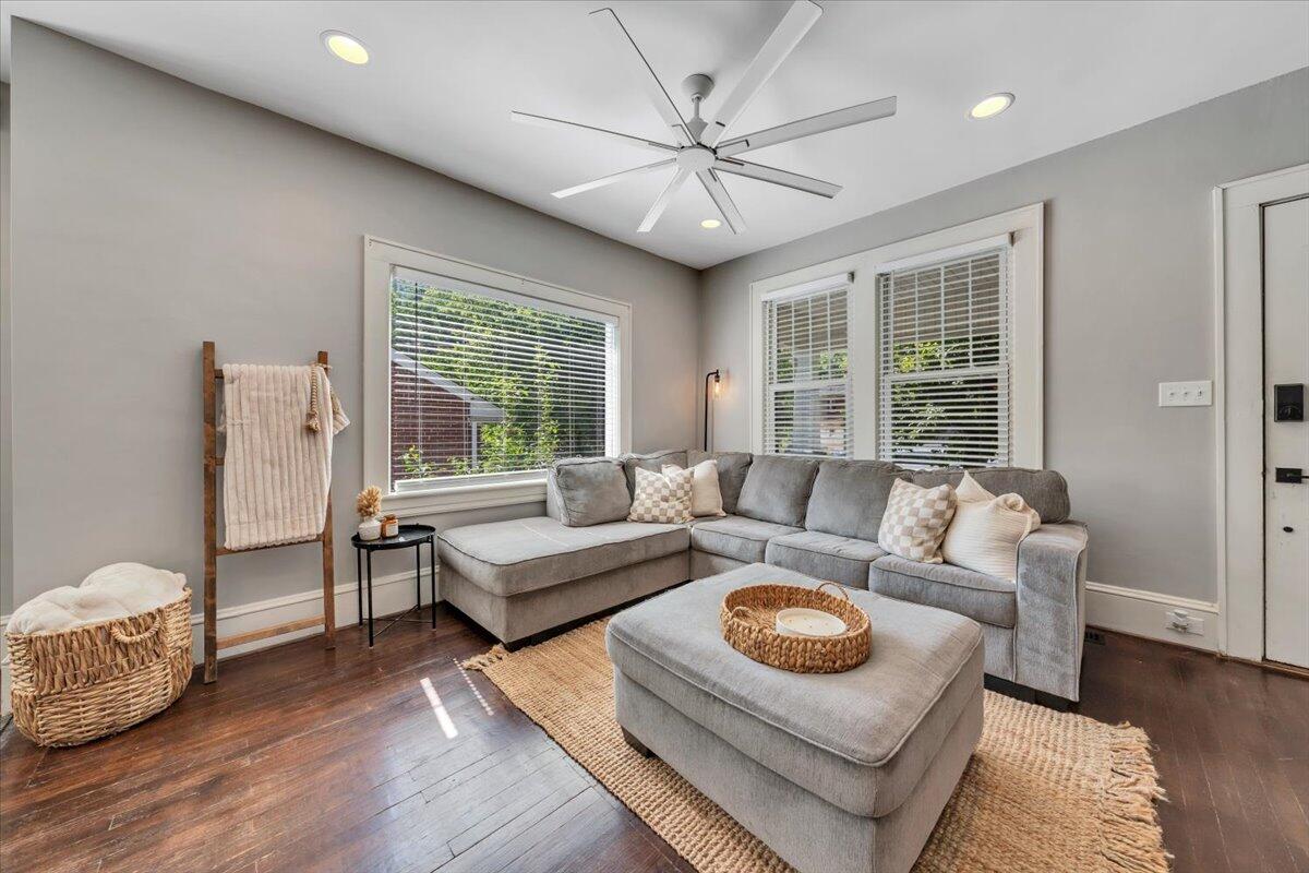 1205 Summit Avenue Southwest Roanoke, VA 24015 - Photo 11 of 52 11-MIB09191