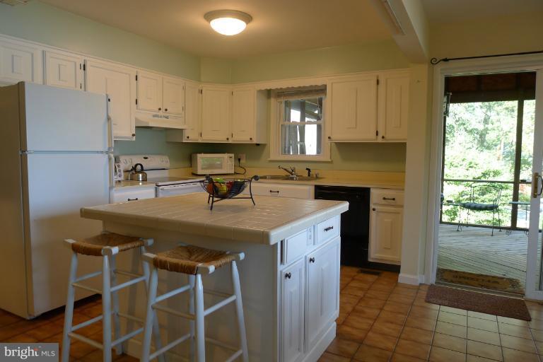 3947 Germantown Road Edgewater, MD 21037 - Photo 21 of 27 Kitchen
