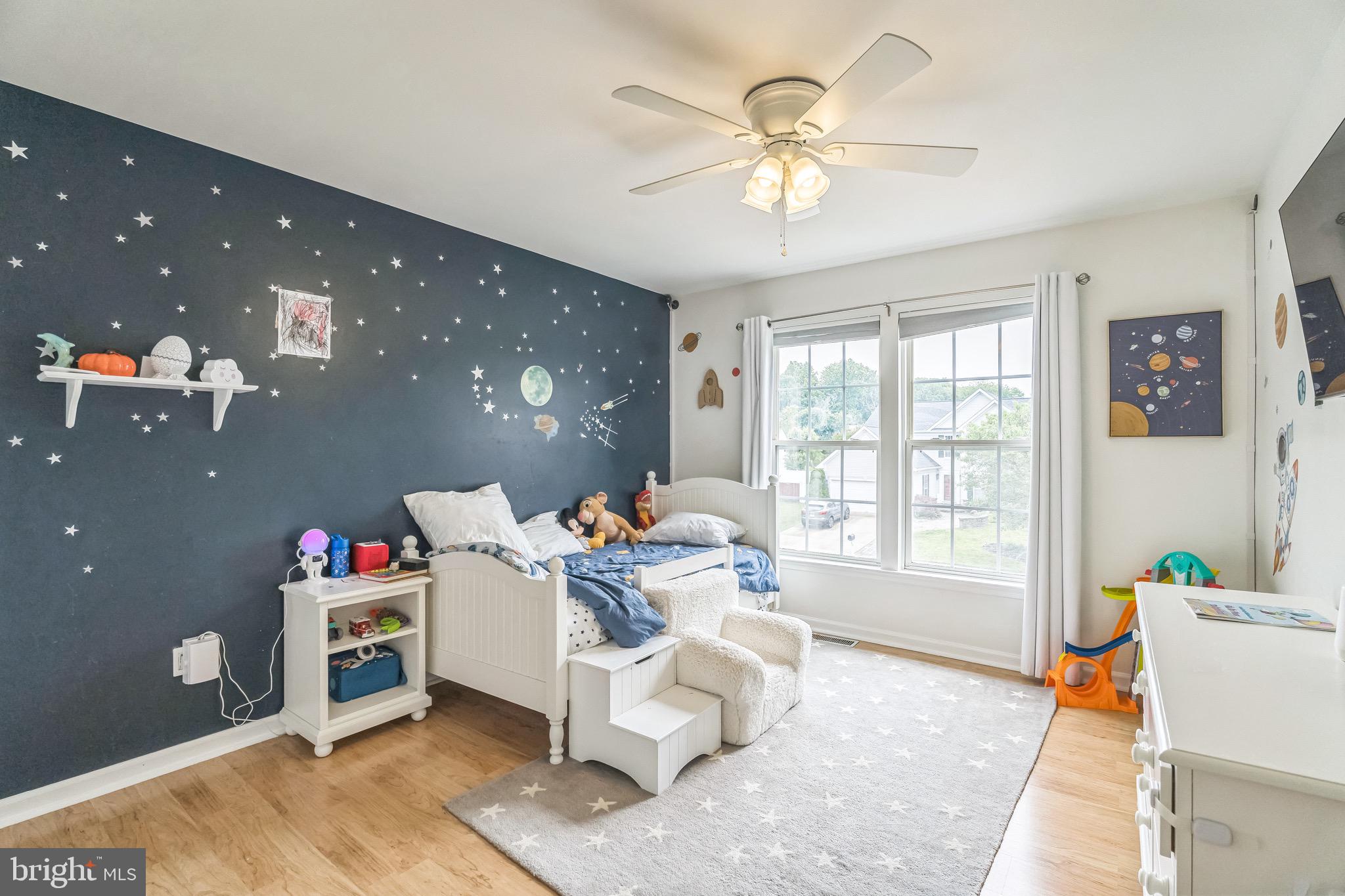 112 Lantern Way Deptford, NJ 08096 - Photo 19 of 30 a living room with furniture and a chandelier