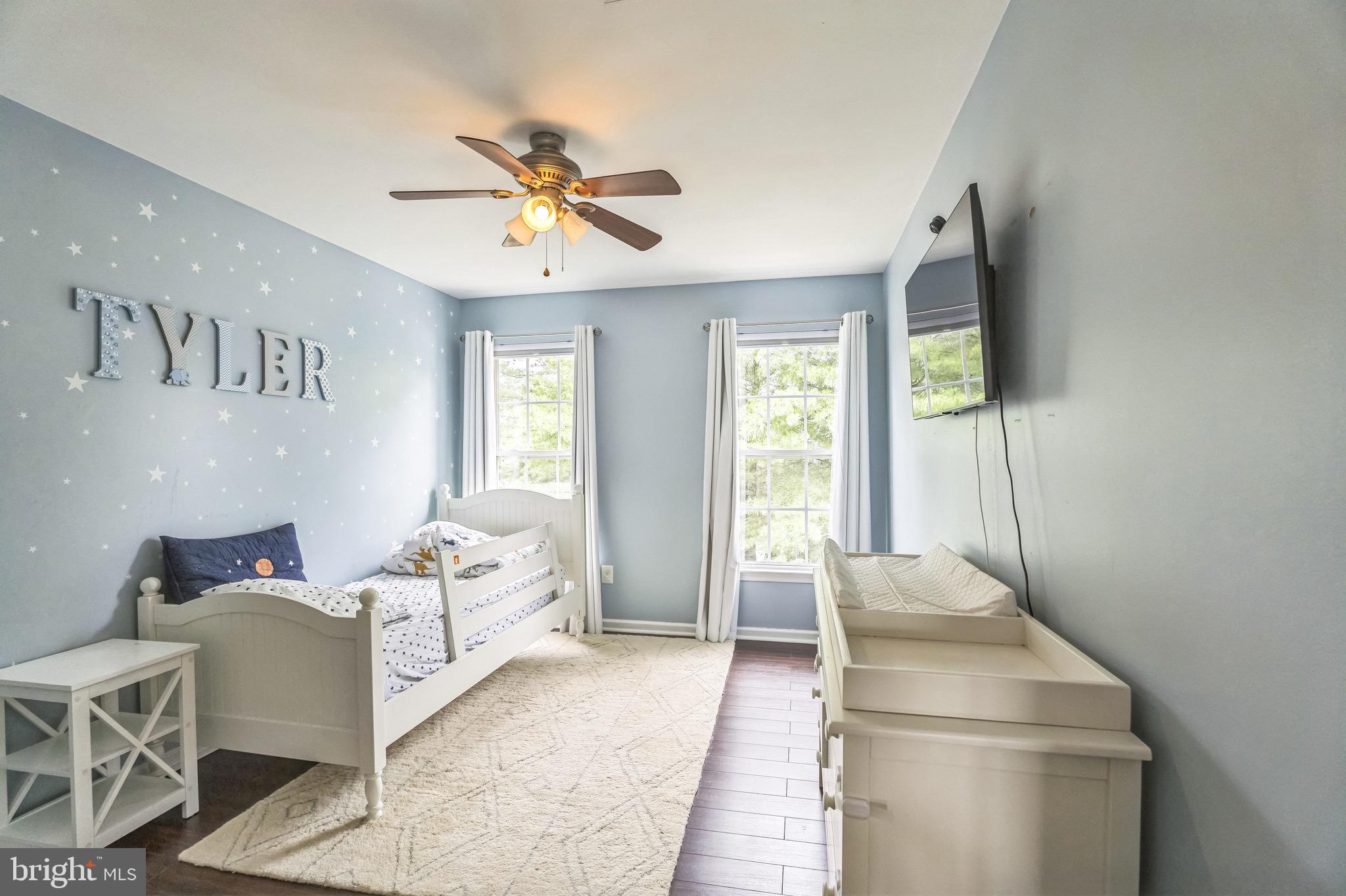 112 Lantern Way Deptford, NJ 08096 - Photo 22 of 30 a living room with furniture and a window