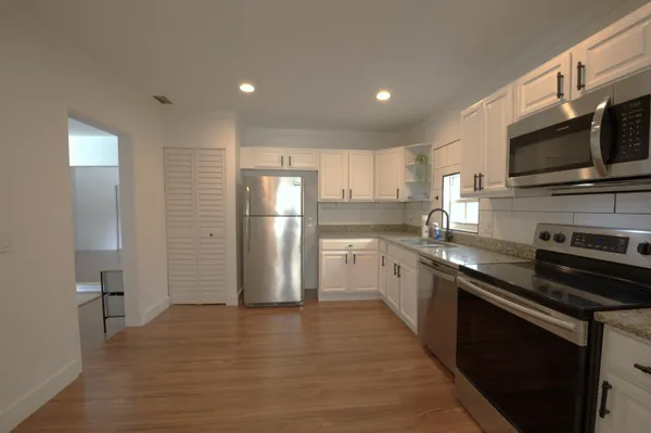 $3,800 | 717 North E Street, Lake Worth Beach, FL 33460