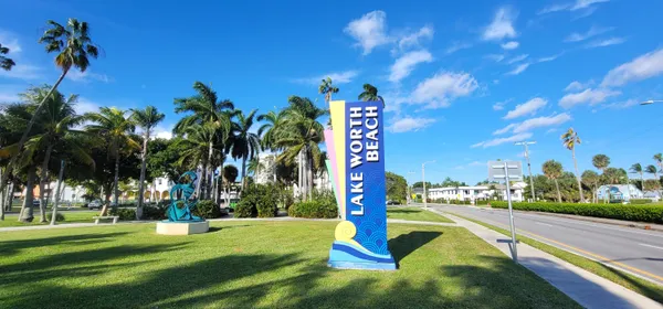 $3,800 | 717 North E Street, Lake Worth Beach, FL 33460