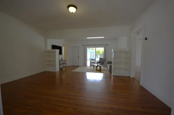 $3,800 | 717 North E Street, Lake Worth Beach, FL 33460