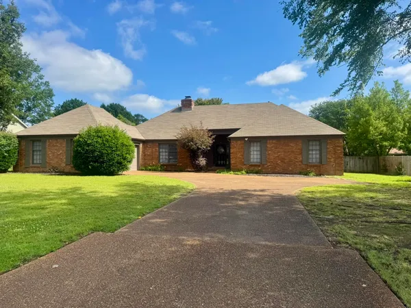 $2,100 | 510 Autumn Run Drive, Collierville, TN 38017