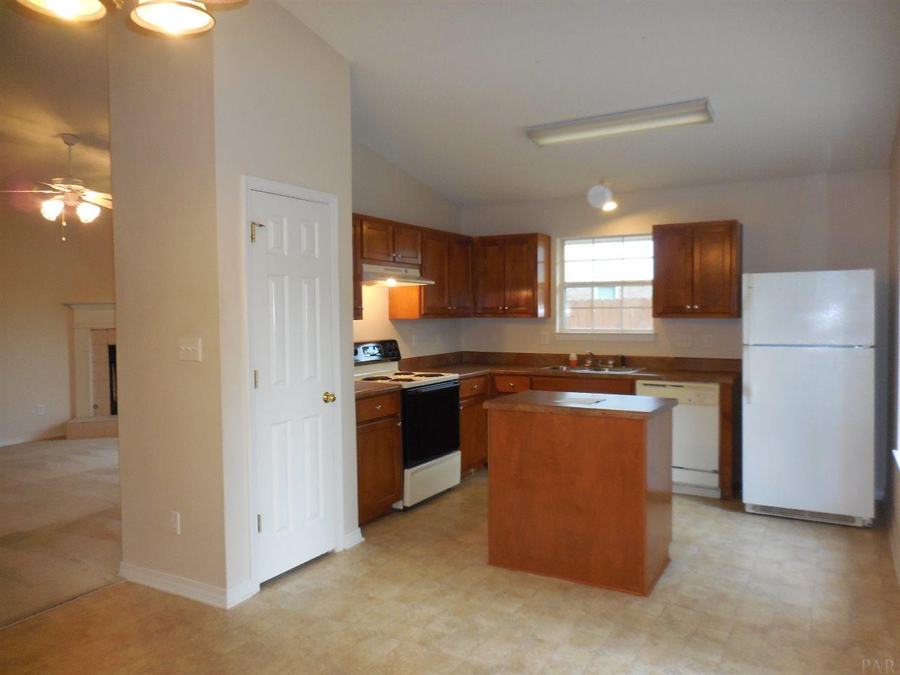 6752 Cedar Ridge Circle Milton, FL 32570 - Photo 6 of 28 Gallery Image 6
