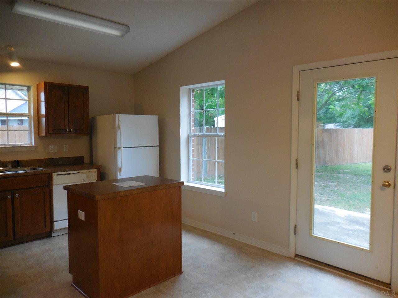 6752 Cedar Ridge Circle Milton, FL 32570 - Photo 9 of 28 Gallery Image 9