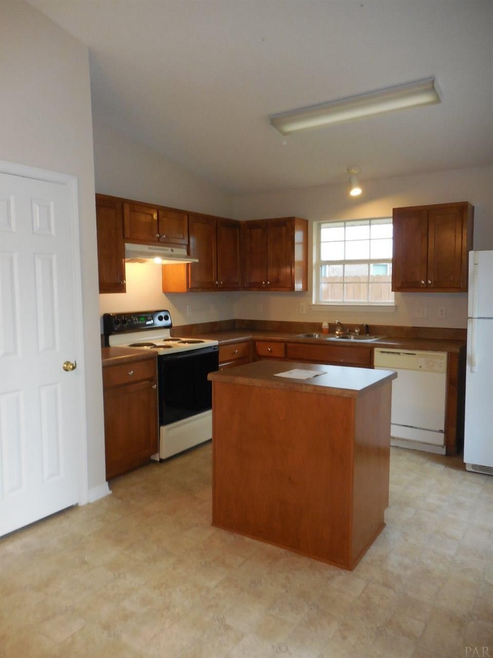 6752 Cedar Ridge Circle Milton, FL 32570 - Photo 10 of 28 Gallery Image 10