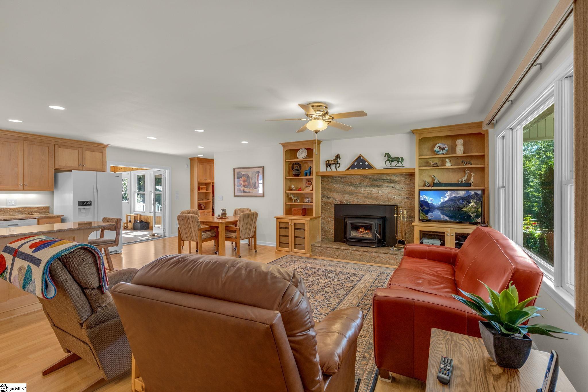 316 Mountain Estates Road Pickens, SC 29671 - Photo 5 of 50