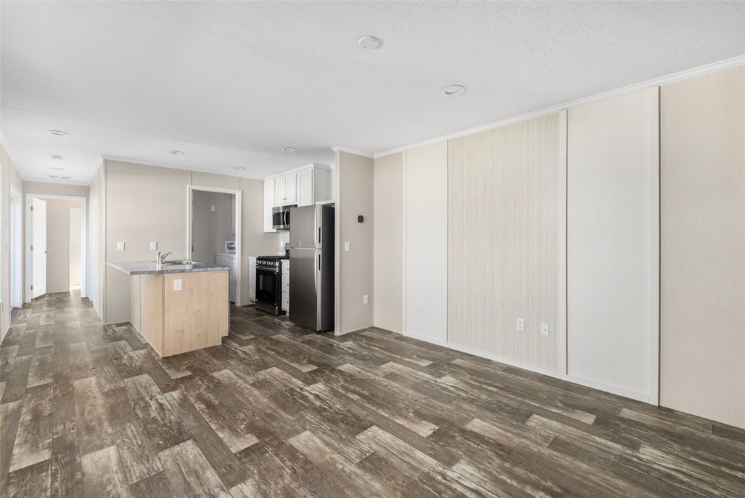 38 Lowell Avenue Pawtucket, RI 02861 - Photo 12 of 27