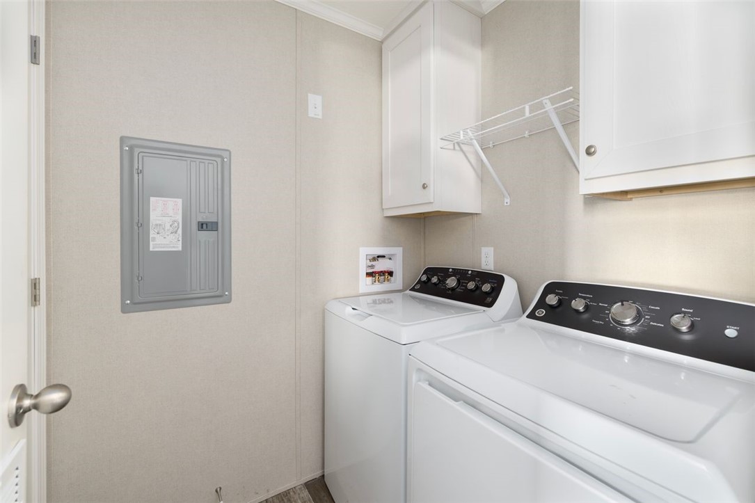 38 Lowell Avenue Pawtucket, RI 02861 - Photo 17 of 27