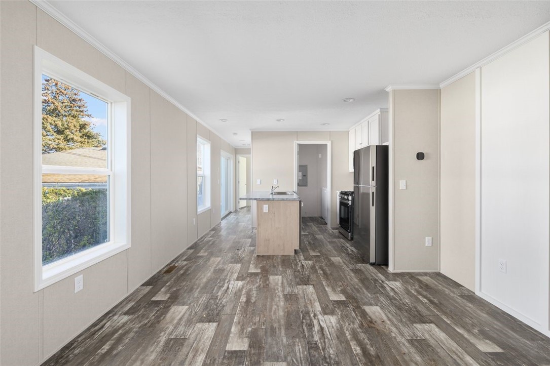 38 Lowell Avenue Pawtucket, RI 02861 - Photo 5 of 27