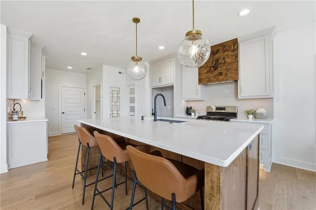 $679,900 | 4331 Northeast Hideaway Drive, Lee's Summit, MO 64064