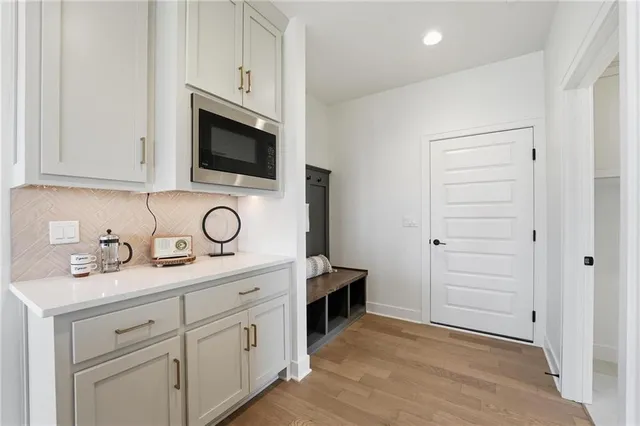 $679,900 | 4331 Northeast Hideaway Drive, Lee's Summit, MO 64064