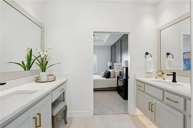 $679,900 | 4331 Northeast Hideaway Drive, Lee's Summit, MO 64064