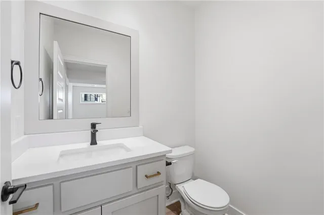 $679,900 | 4331 Northeast Hideaway Drive, Lee's Summit, MO 64064