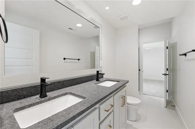 $679,900 | 4331 Northeast Hideaway Drive, Lee's Summit, MO 64064