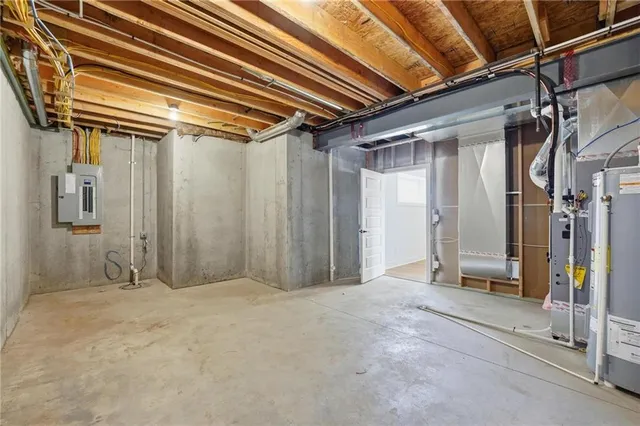 $679,900 | 4331 Northeast Hideaway Drive, Lee's Summit, MO 64064