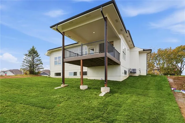 $679,900 | 4331 Northeast Hideaway Drive, Lee's Summit, MO 64064