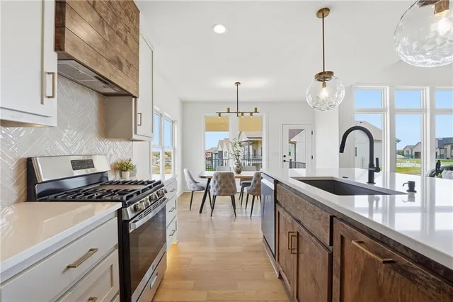 $679,900 | 4331 Northeast Hideaway Drive, Lee's Summit, MO 64064