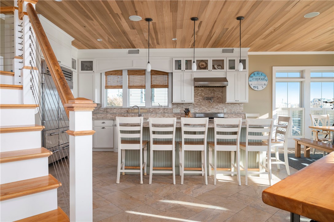 22 Shore Road Narragansett, RI 02882 - Photo 7 of 50