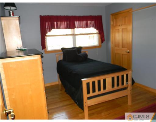 14 Harmon Road Edison, NJ 08837 - Photo 5 of 20 Gallery Image 5