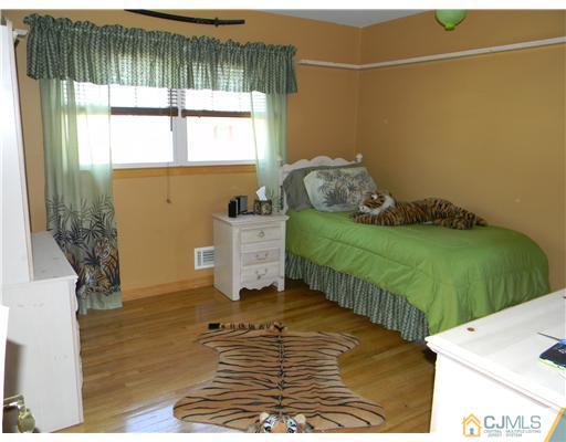 14 Harmon Road Edison, NJ 08837 - Photo 9 of 20 Gallery Image 9