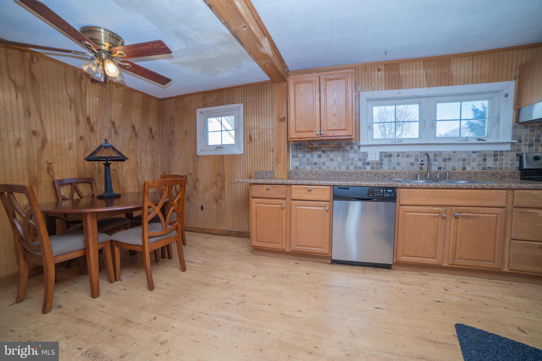 424 Ruth Avenue Upper Chichester, PA 19014 - Photo 12 of 41 Gallery Image 12