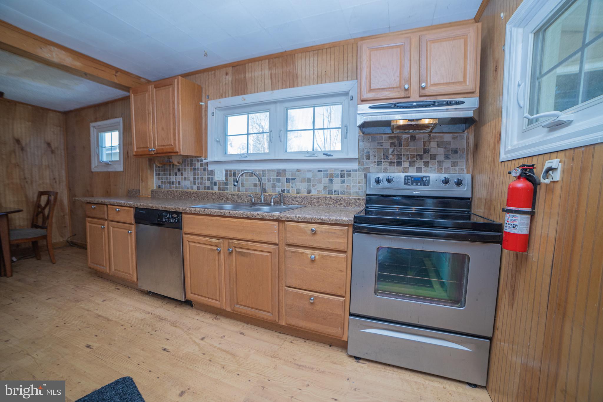 424 Ruth Avenue Upper Chichester, PA 19014 - Photo 14 of 41 Gallery Image 14