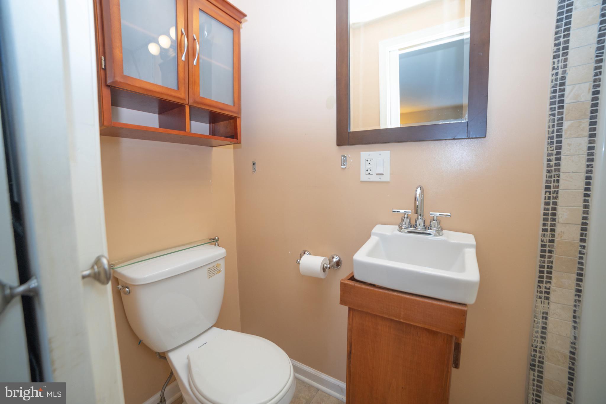 424 Ruth Avenue Upper Chichester, PA 19014 - Photo 24 of 41 Main bath