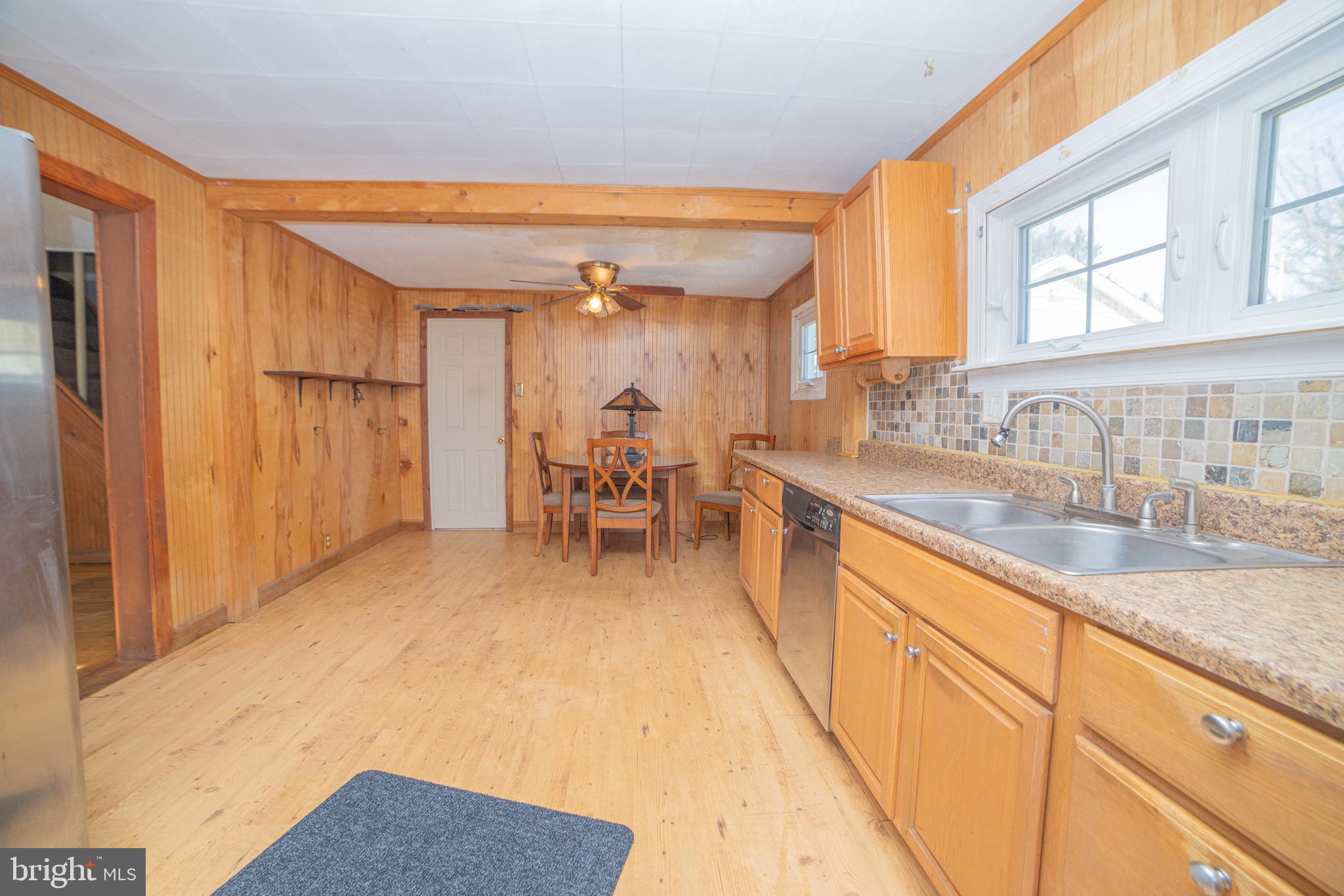 424 Ruth Avenue Upper Chichester, PA 19014 - Photo 7 of 41 Gallery Image 7