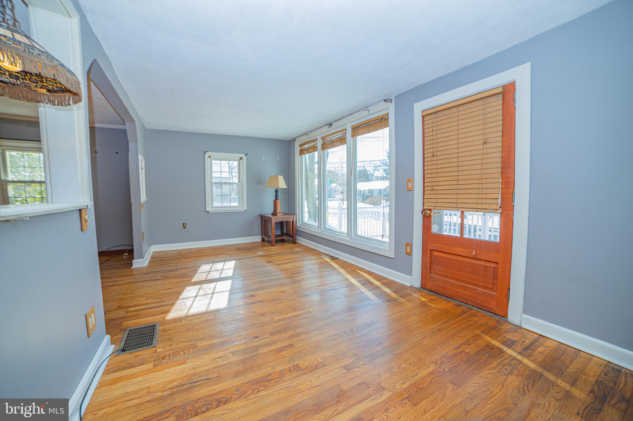 424 Ruth Avenue Upper Chichester, PA 19014 - Photo 9 of 41 Gallery Image 9