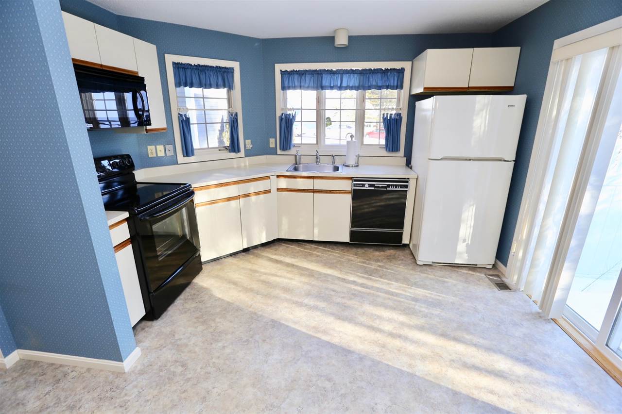 405 Straw Hill Road Manchester, NH 03104 - Photo 11 of 35