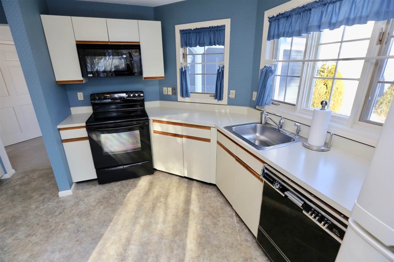 405 Straw Hill Road Manchester, NH 03104 - Photo 12 of 35