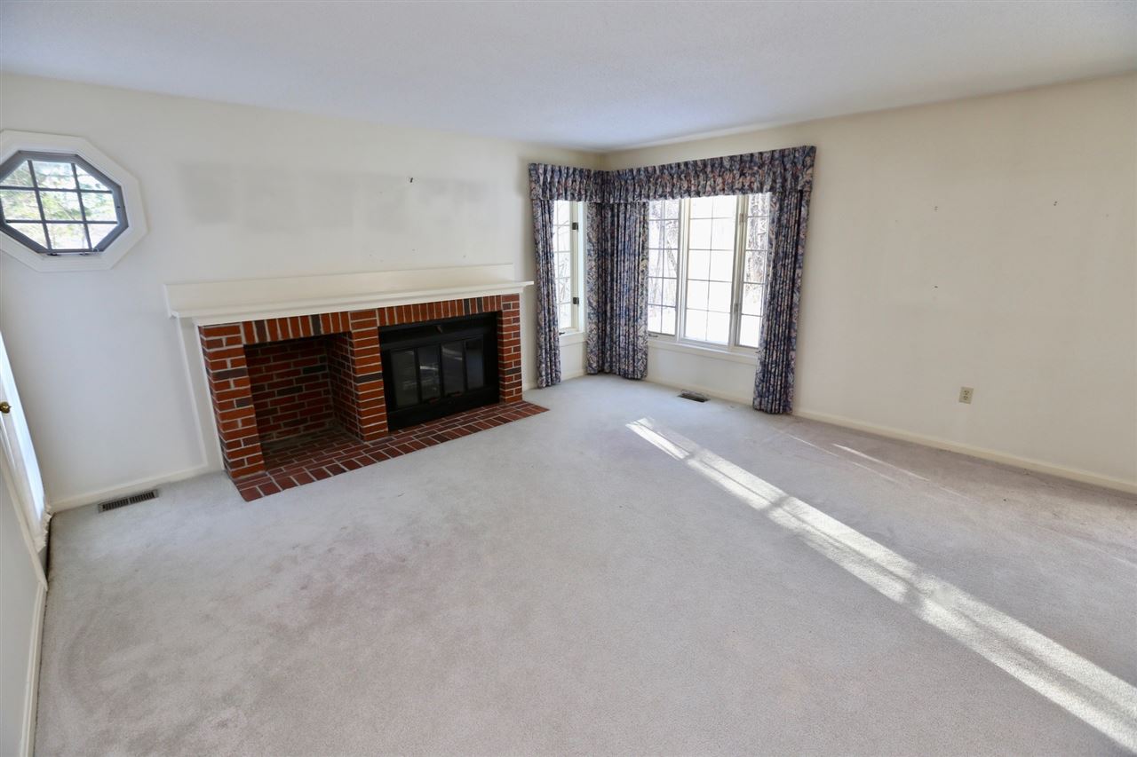 405 Straw Hill Road Manchester, NH 03104 - Photo 13 of 35