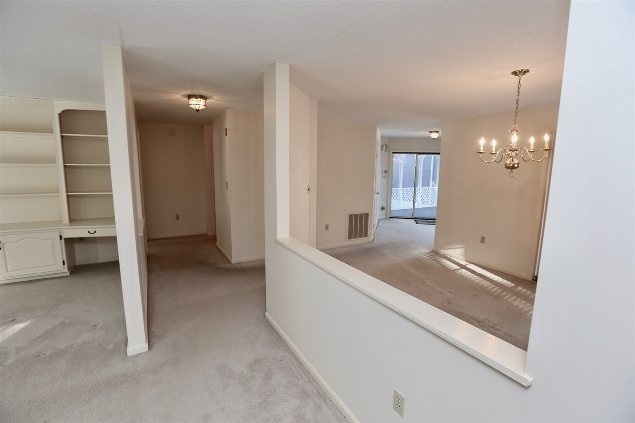 405 Straw Hill Road Manchester, NH 03104 - Photo 16 of 35