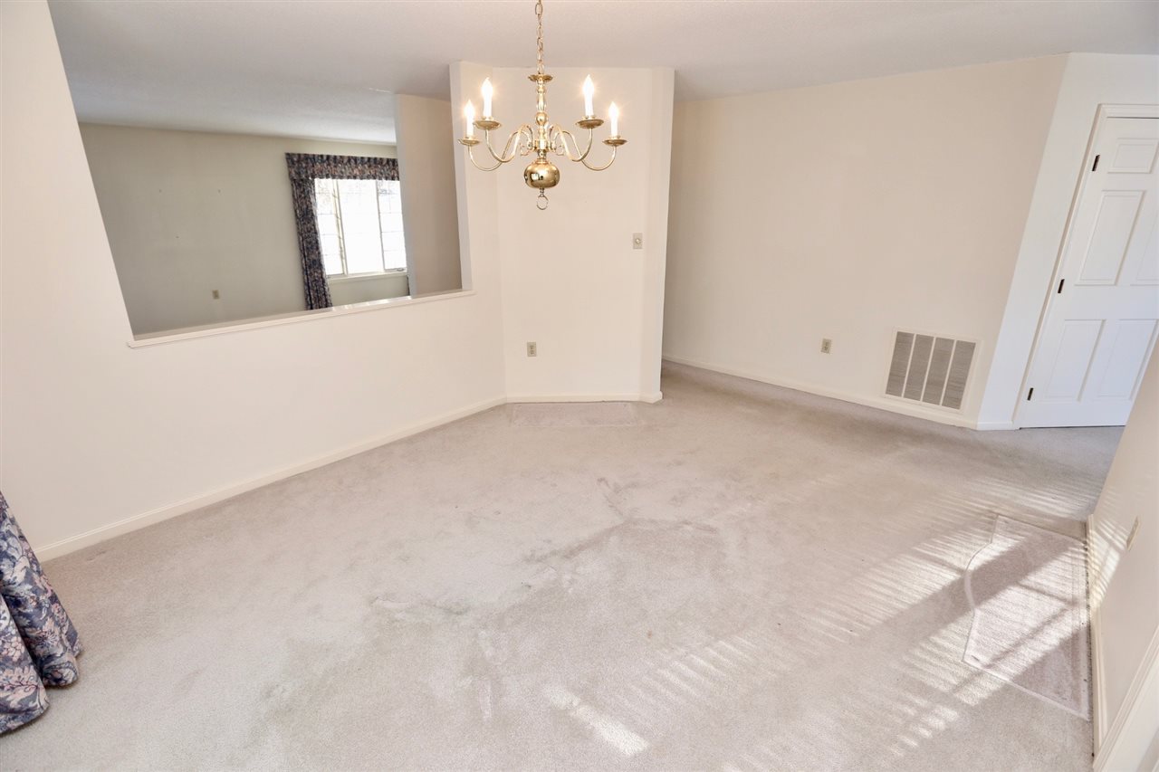 405 Straw Hill Road Manchester, NH 03104 - Photo 18 of 35
