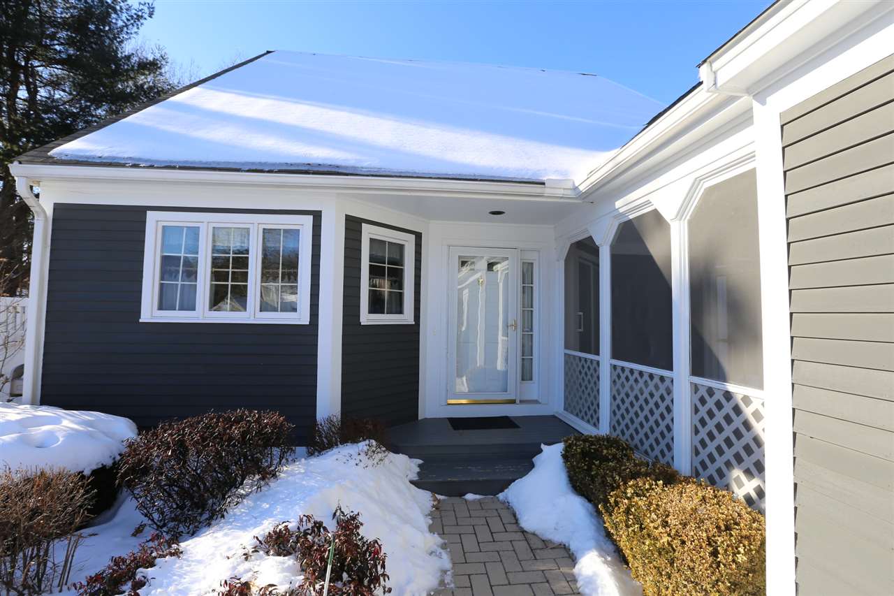 405 Straw Hill Road Manchester, NH 03104 - Photo 3 of 35