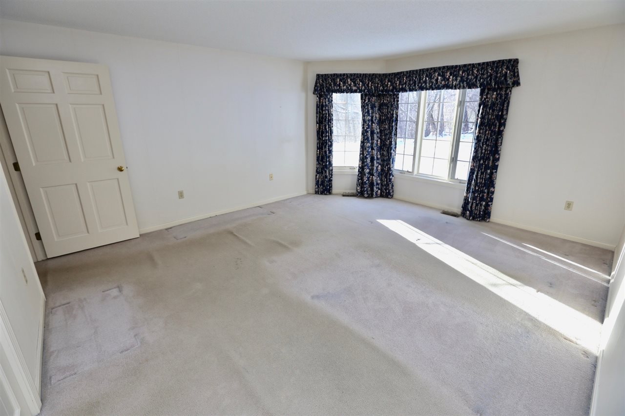 405 Straw Hill Road Manchester, NH 03104 - Photo 29 of 35
