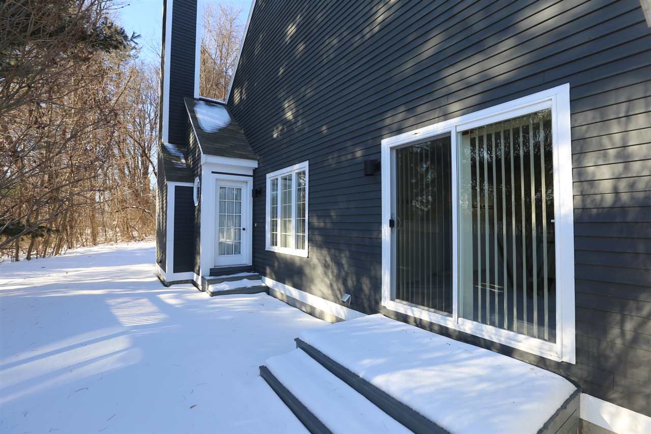 405 Straw Hill Road Manchester, NH 03104 - Photo 5 of 35